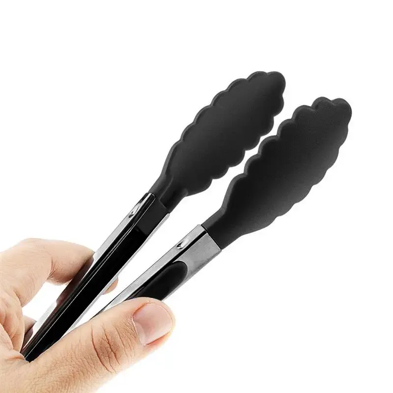 Pinces en silicone pour une cuisine soignée