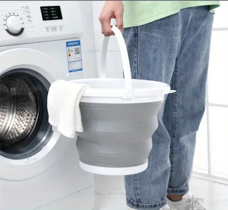 Seau pliable multi-usage en situation d'utilisation