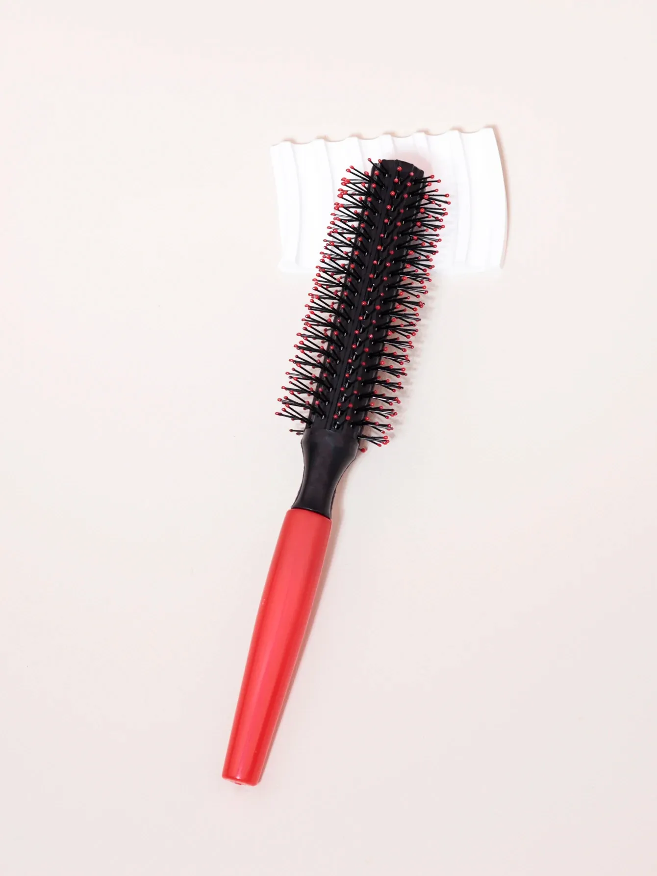 Peigne cylindrique antistatique à poils pour cheveux bouclés, en nylon, conçu pour perruques en cheveux naturels 4