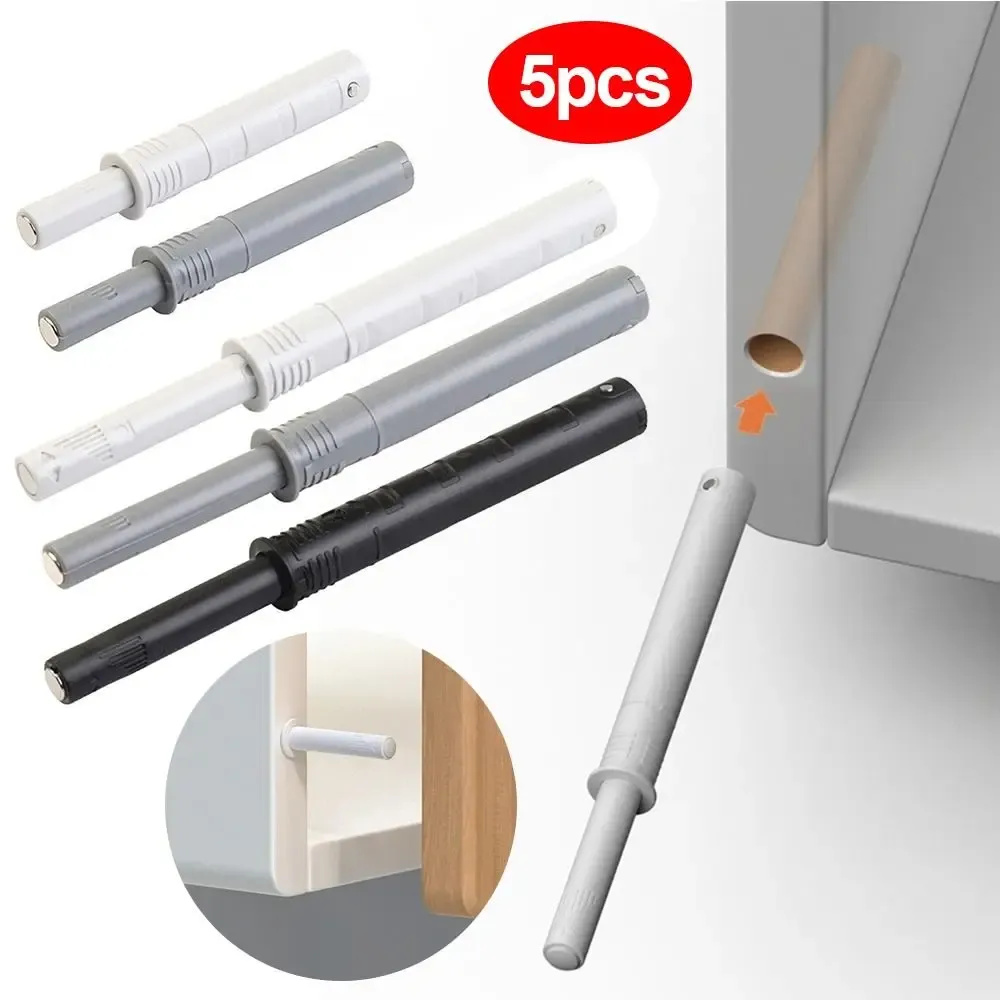 Butée de porte invisible installée discrètement sur un meuble