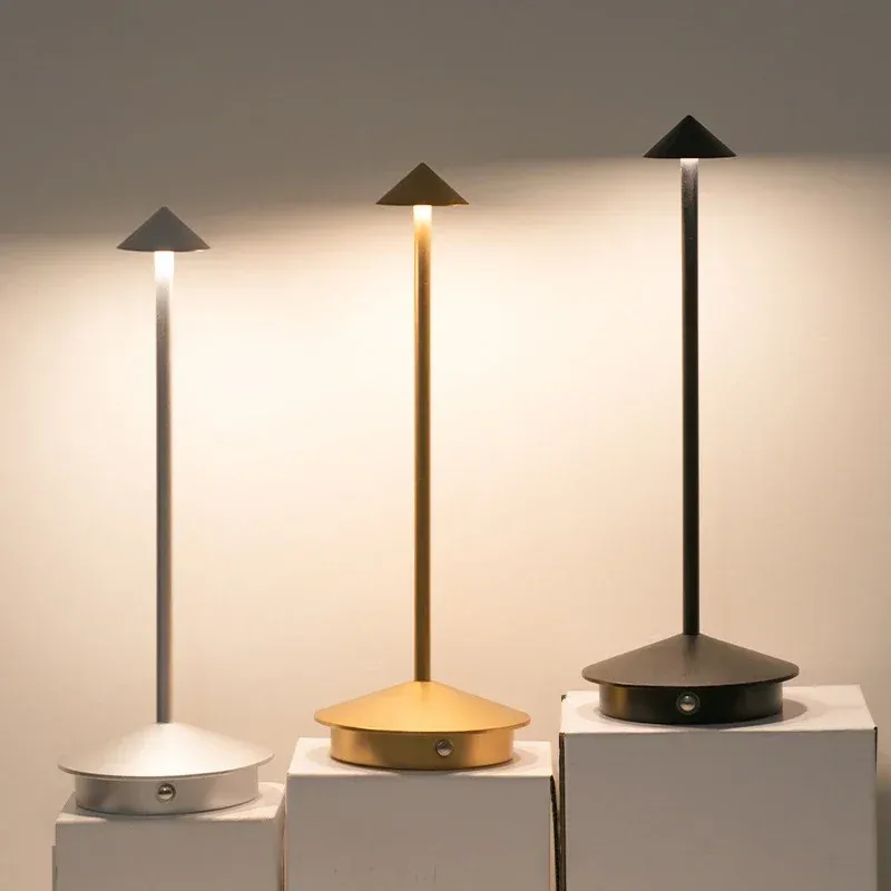Lampe de table LED rechargeable à capteur tactile, 3 températures de couleur et gradation progressive, idéale pour restaurant, bar et chambre 6