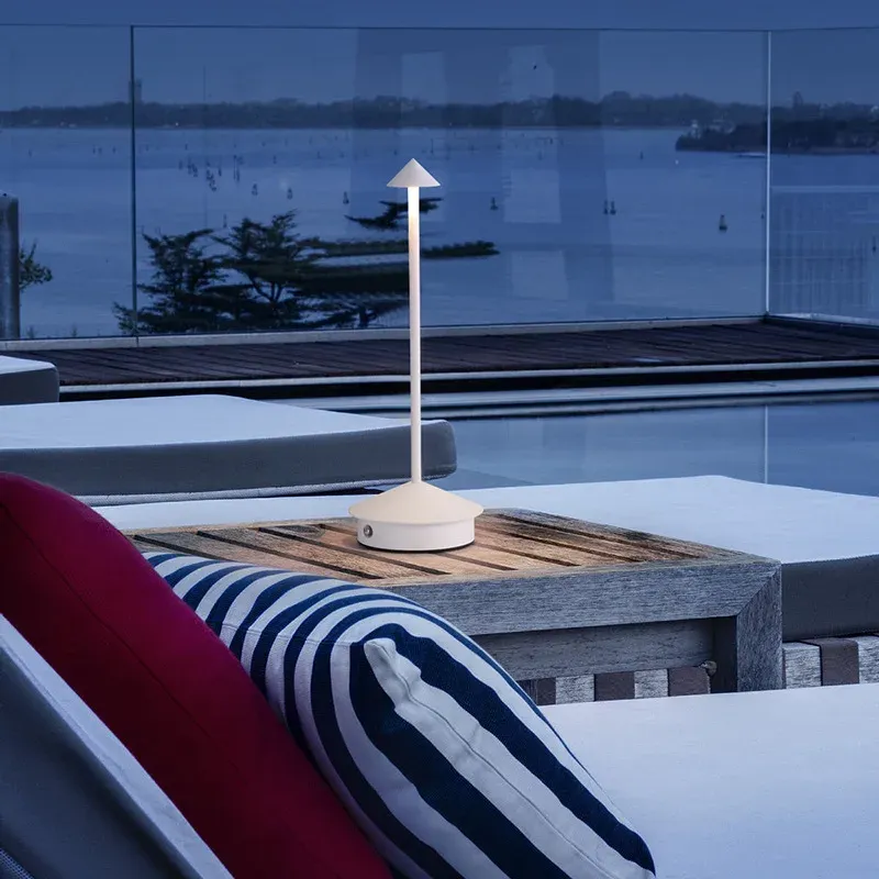 Lampe de table sans fil, espace de travail
