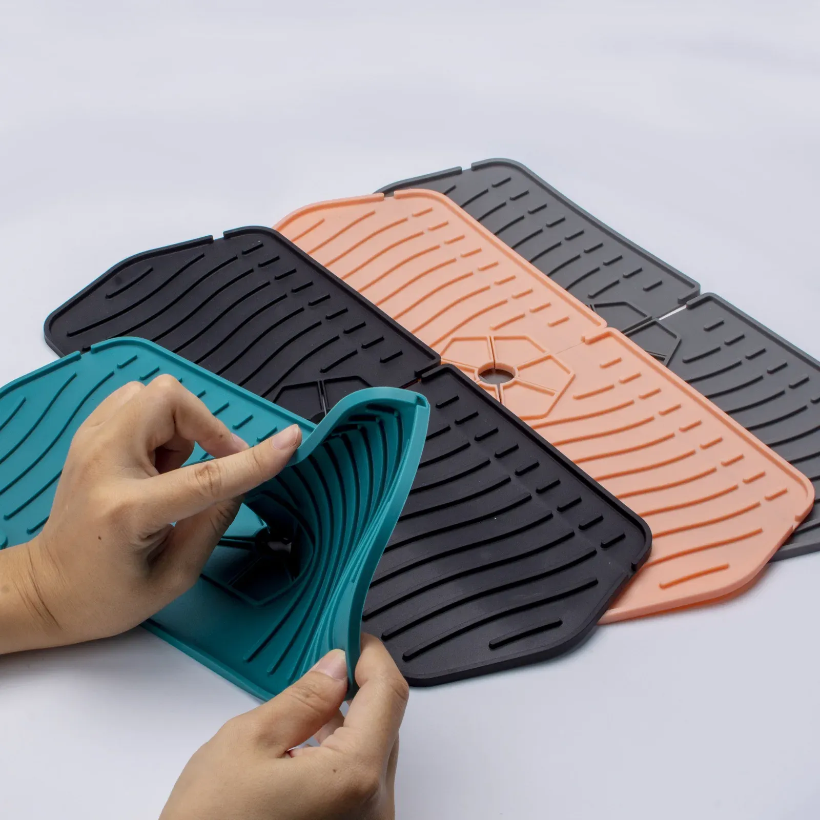 Tapis de protection pour évier en silicone, vue d'ensemble