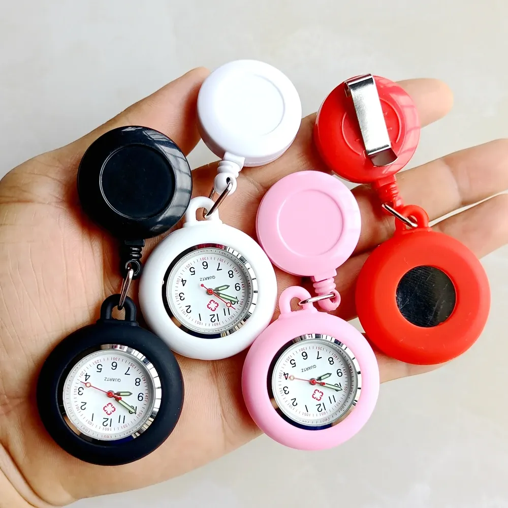 Montre de poche rétractable, mise en situation