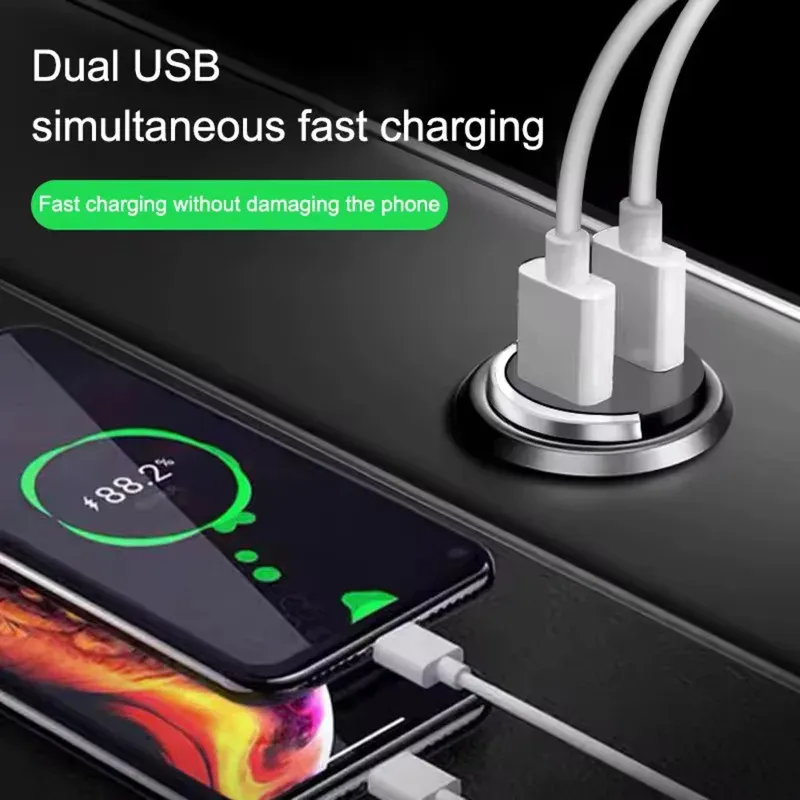 Vue détaillée du chargeur de voiture USB-C