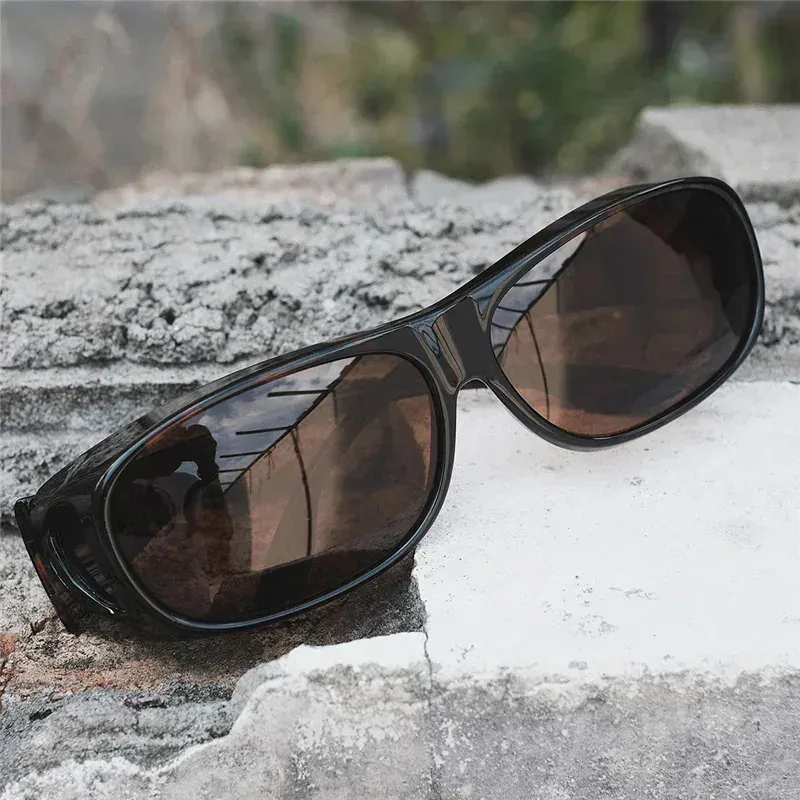 Lunettes de soleil polarisées à porter par-dessus les lunettes de vue, enveloppantes, pour la conduite, la pêche et le sport 3