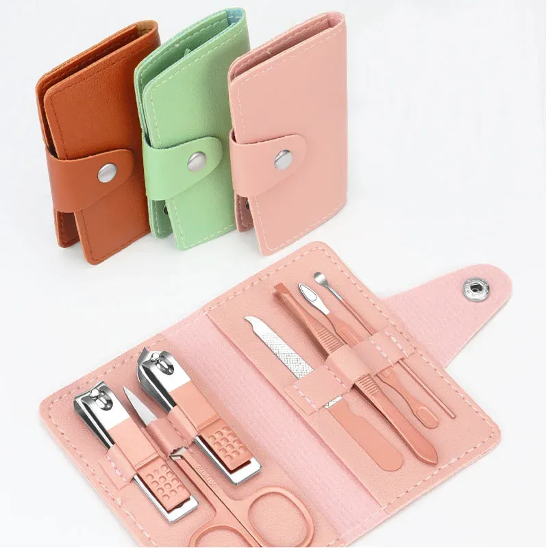 Kit de manucure et pédicure avec étui coloré
