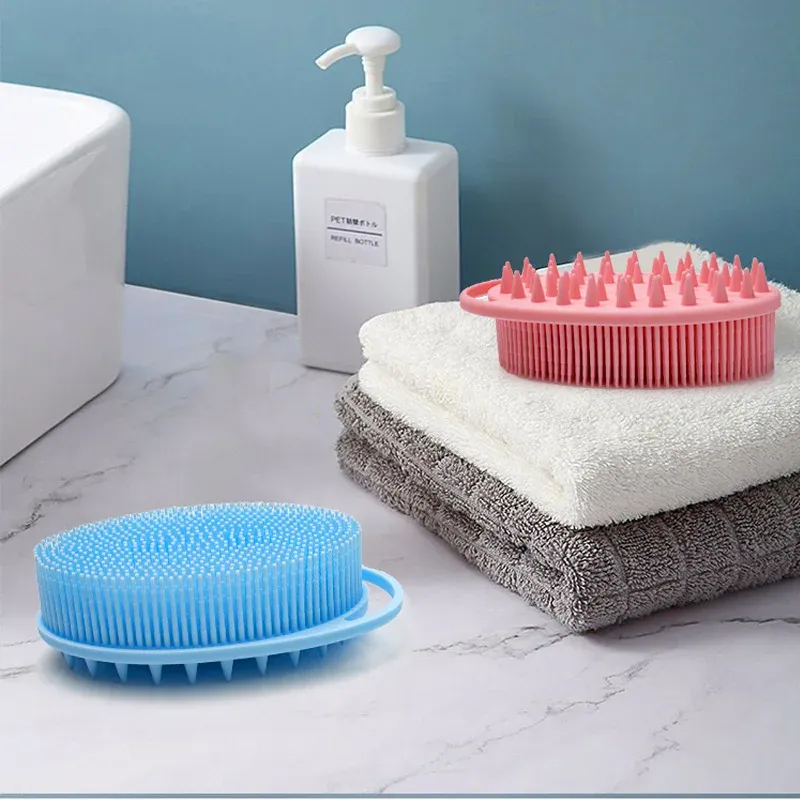 Gant de toilette en silicone, en situation