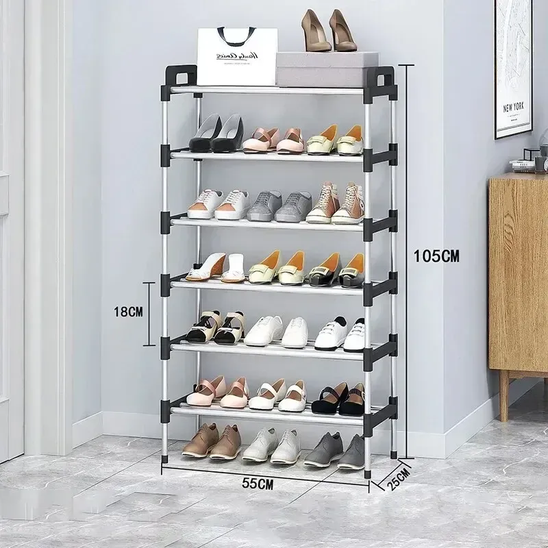 Porte-chaussures sous un meuble