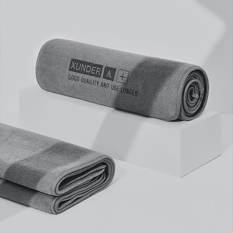 Chiffon de nettoyage microfibre avec ourlet