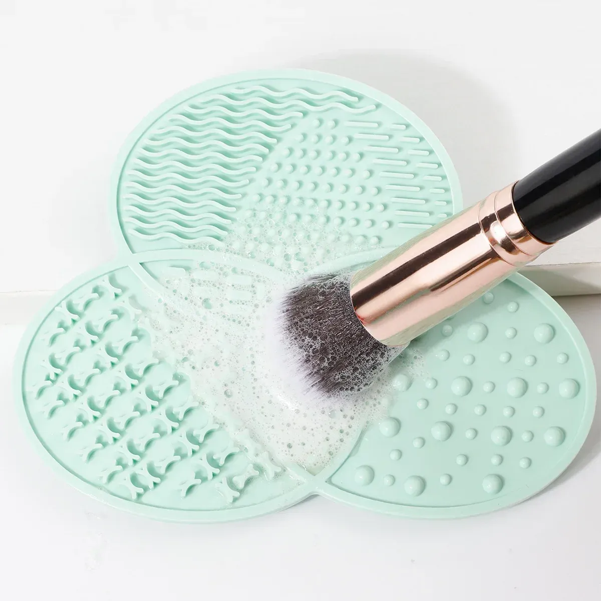 Bol nettoyeur pliable en silicone pour pinceaux de maquillage et houppettes 16