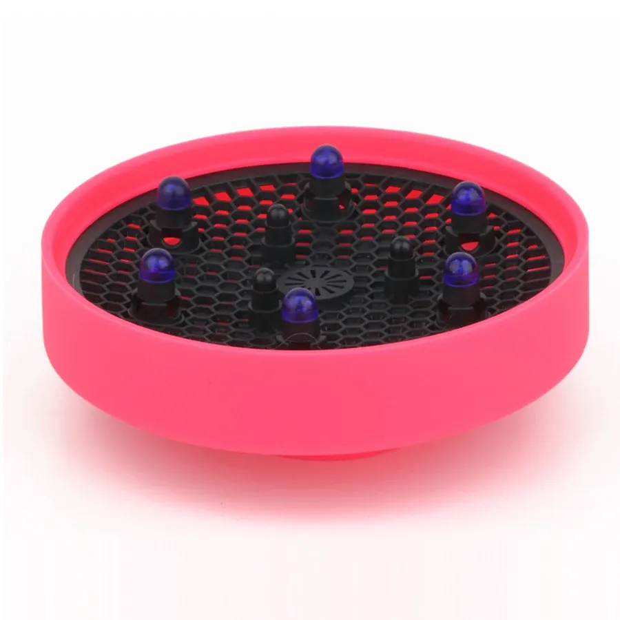 Diffuseur en silicone installé sur un sèche-cheveux