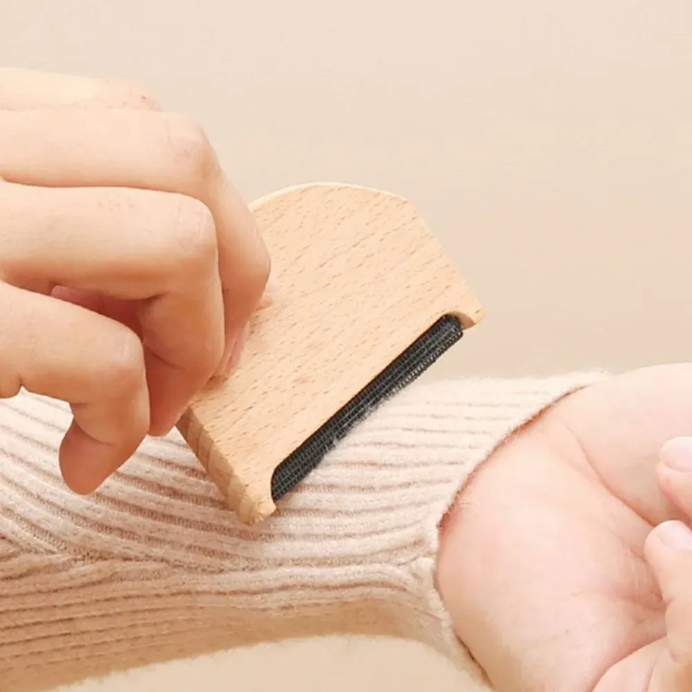 Épilateur en bois pour vêtements, vue de détail