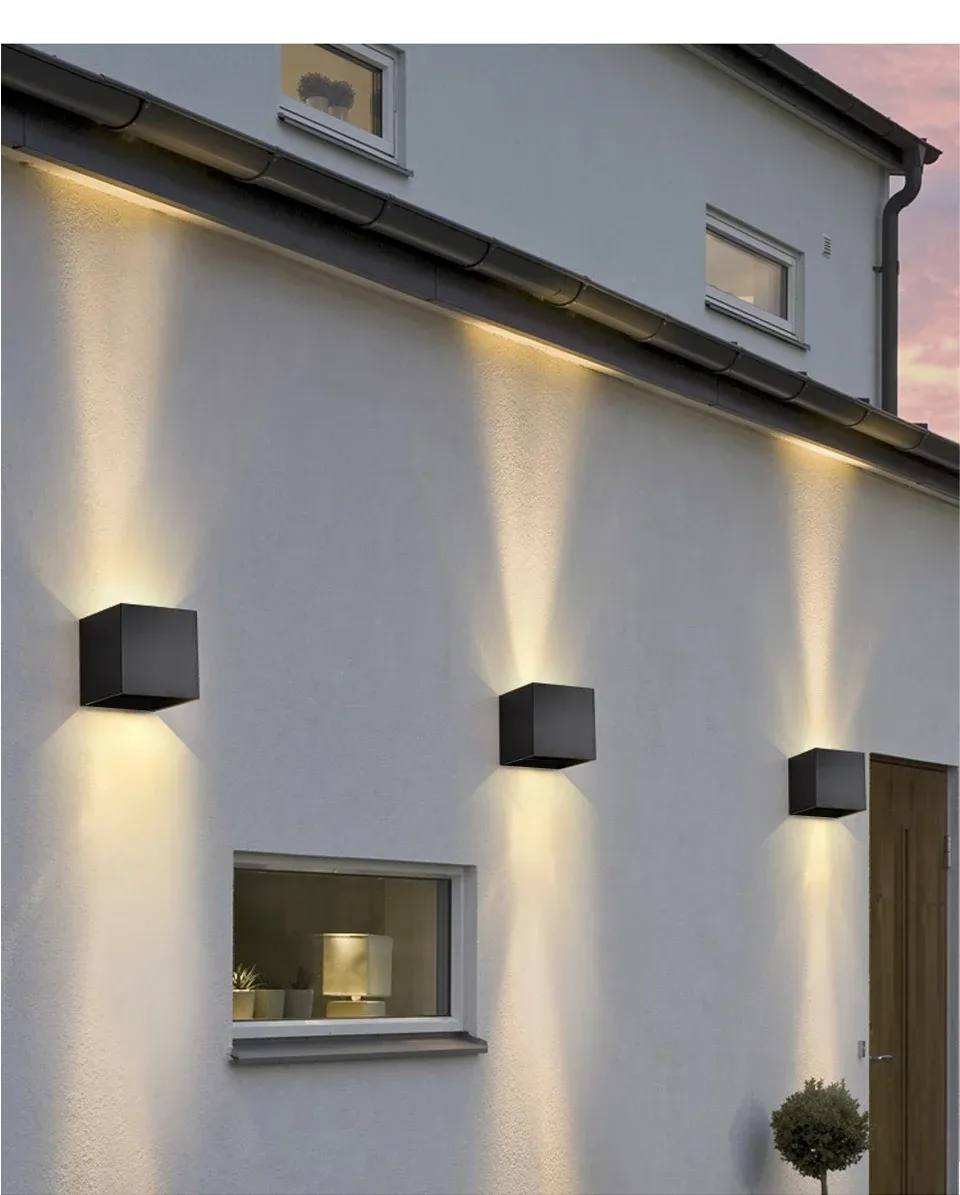 Éclairage d'un couloir avec applique murale LED