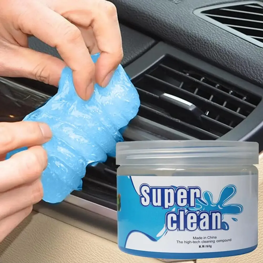 Utilisation du gel nettoyant sur une console