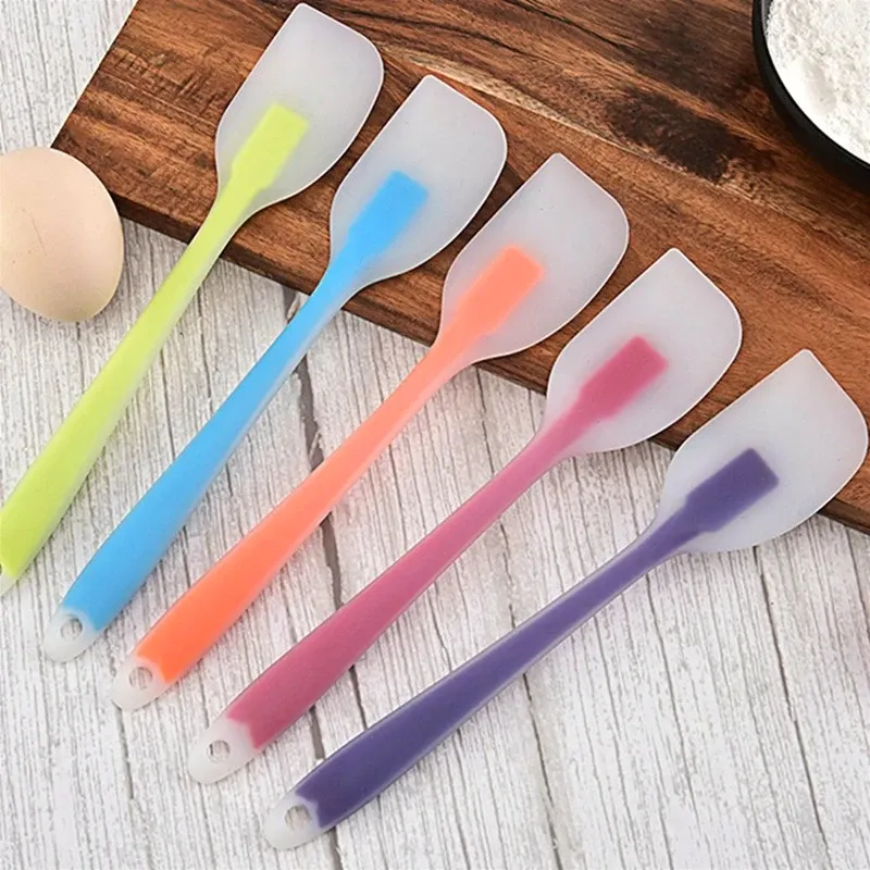 Spatule en silicone pour pâtisserie, résistante à la chaleur, grattoir à crème et beurre translucide pour la décoration de gâteaux 4
