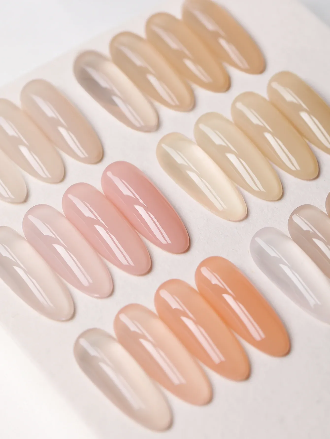 Vernis gel Nude Thé au Lait, vue détaillée 4