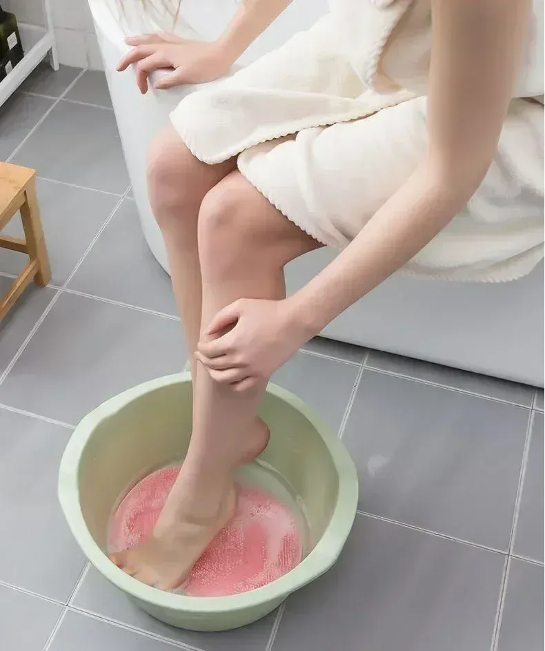 Brosse de bain en silicone, utilisation sous la douche