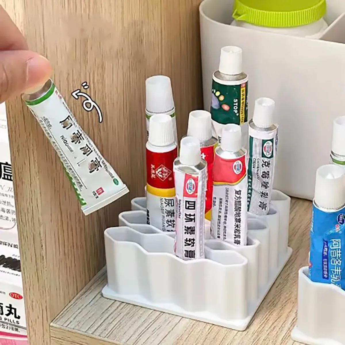 Support de bureau pour pommades en plastique, organisateur de rangement pour cosmétiques et stylos, avec compartiments pour pommades ménagères 4