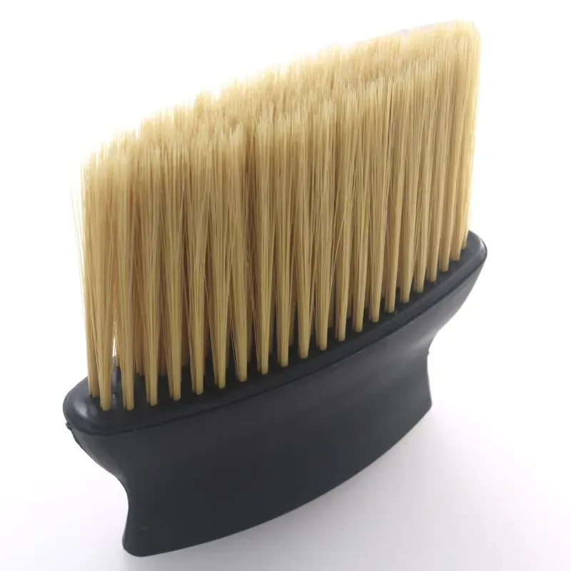 Brosse de nettoyage d'instrument en situation d'utilisation