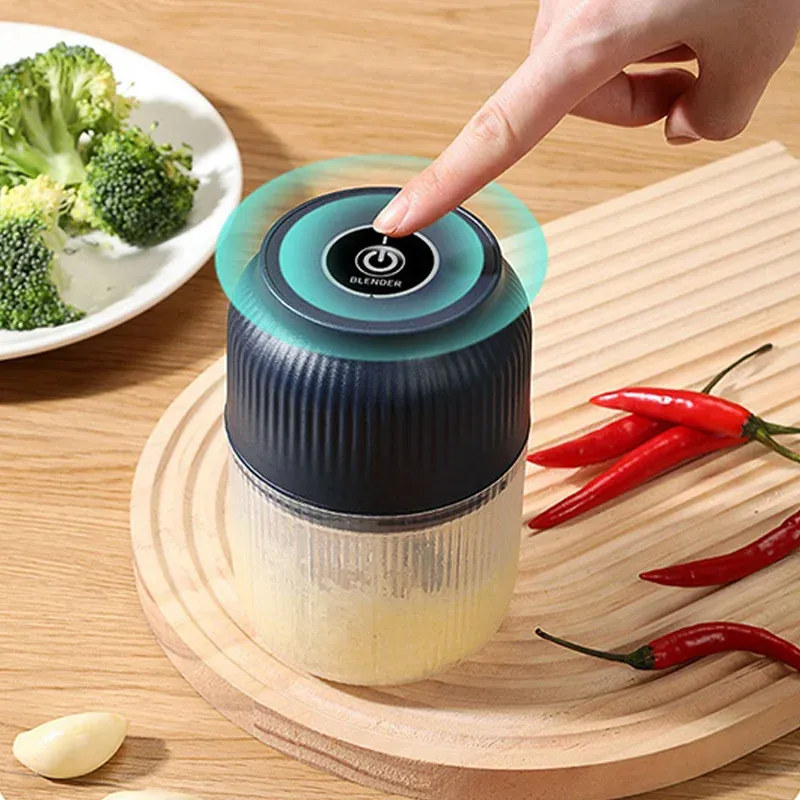 Hachoir à ail électrique, utilisation en cuisine