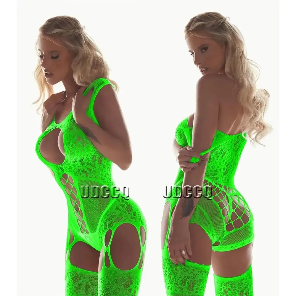 Lingerie et vêtements de nuit : babydoll transparent, body et nuisette 12
