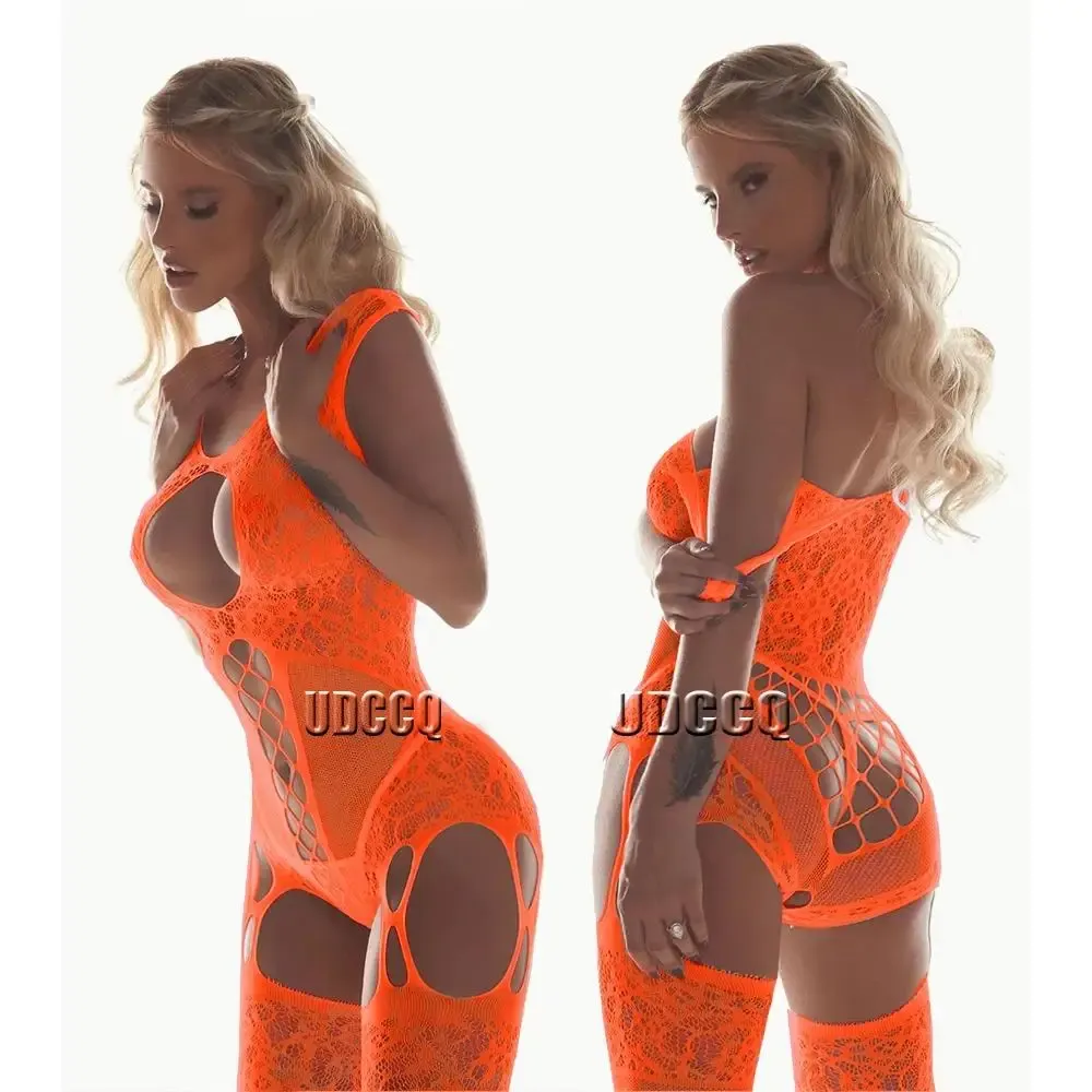 Lingerie et vêtements de nuit : babydoll transparent, body et nuisette 13