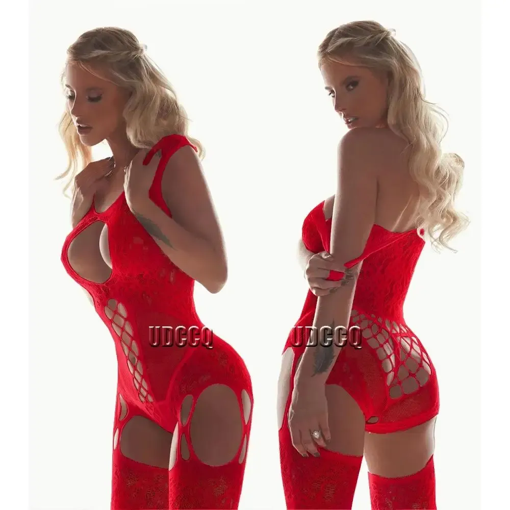 Lingerie et vêtements de nuit : babydoll transparent, body et nuisette 15