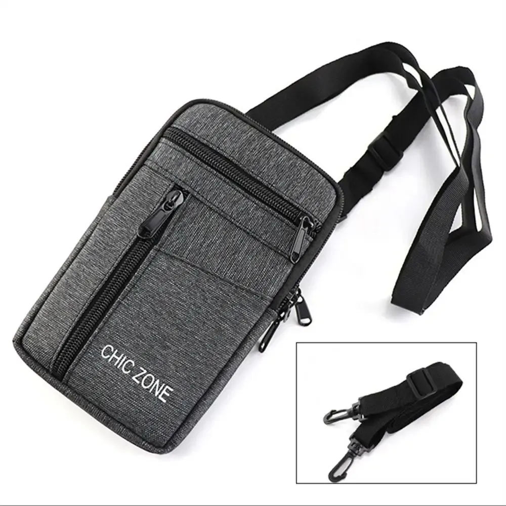Détail de la finition de la pochette de téléphone