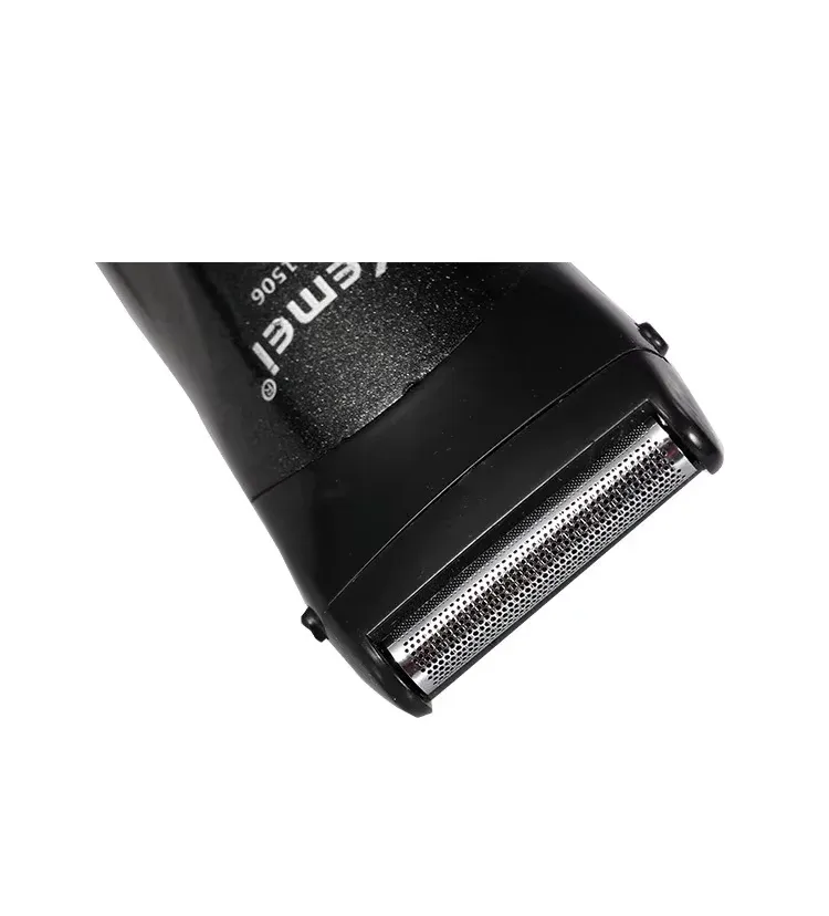 Rasage avec la tondeuse Kemei KM-1506