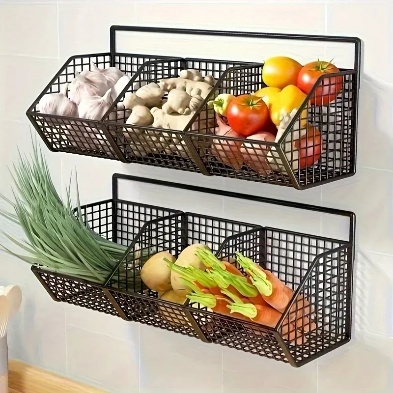 Étagère murale avec paniers suspendus pour fruits et légumes