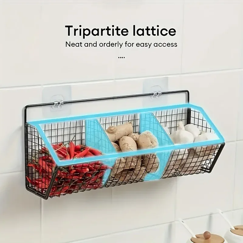 Détail des paniers suspendus de l'étagère de cuisine