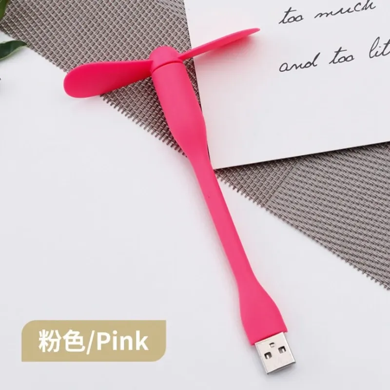 Mini ventilateur USB compact en situation de vie quotidienne