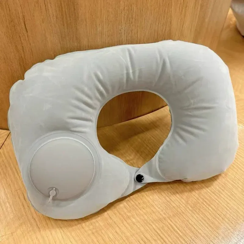 Oreiller de voyage gonflable en U avec pompe intégrée, coussin cervical portable pour dormir en avion ou en voiture 2