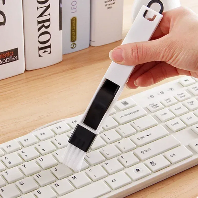 Brosse de nettoyage pour claviers et petits espaces