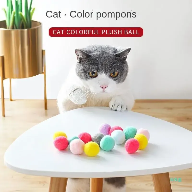 Jouet interactif pour chat avec mini pistolet lanceur de balles en peluche 4