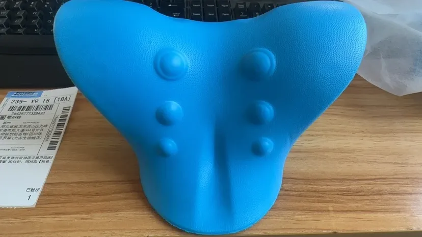Appareil de traction cervicale en forme de C avec oreiller chiropratique et masseur pour la détente du cou et de la colonne vertébrale 7