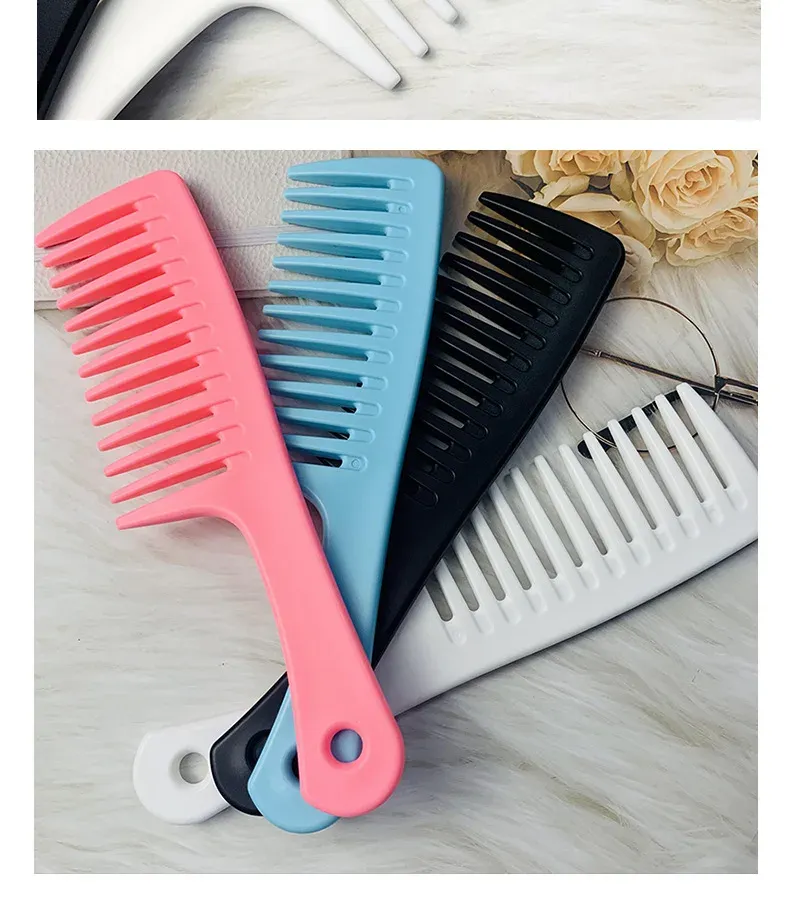 Démêlage des cheveux bouclés