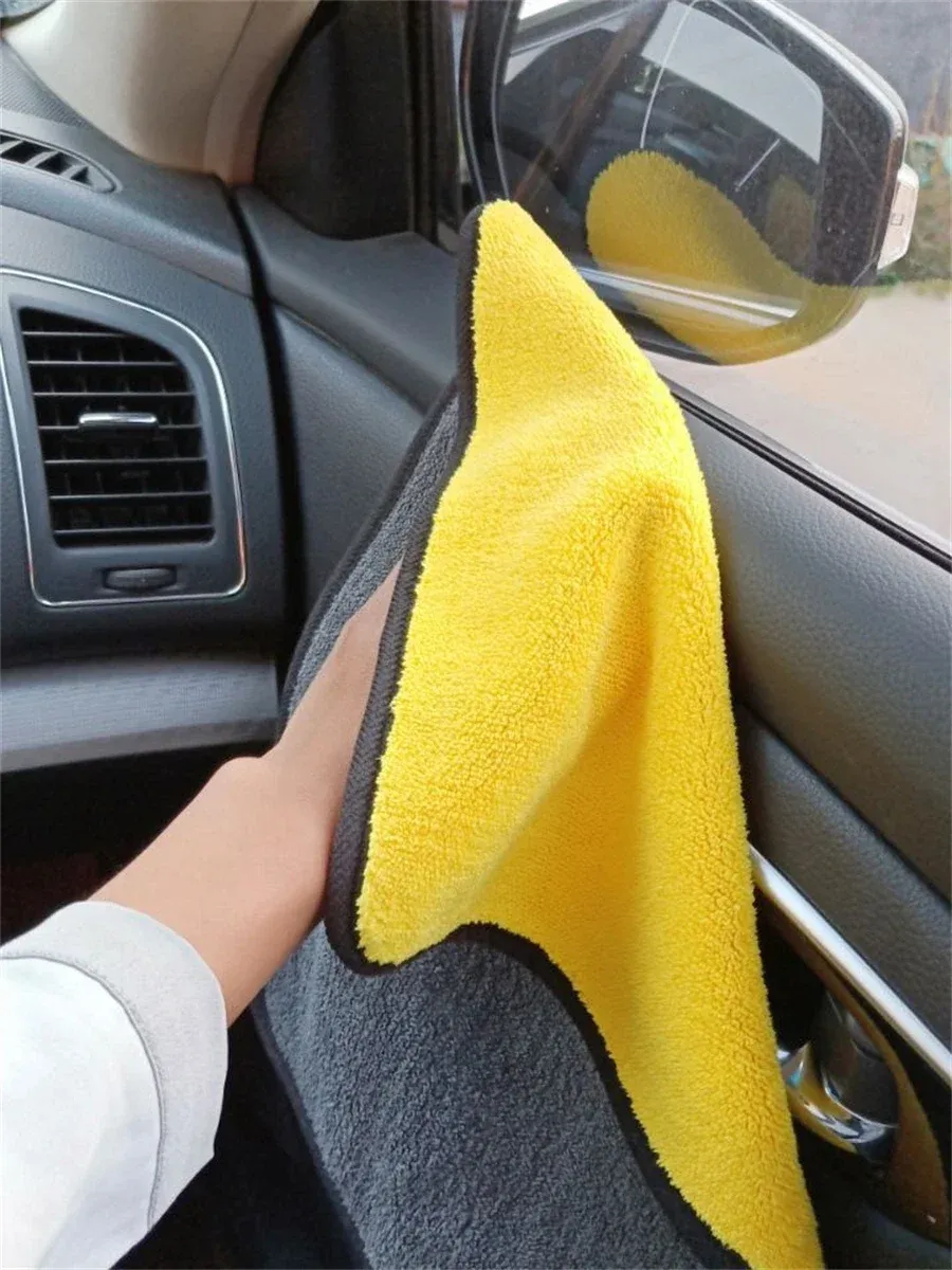 Serviette microfibre pour finition automobile