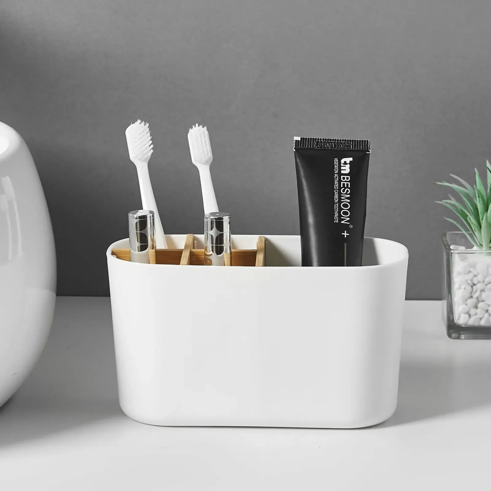 Porte-brosse à dents en bambou vue de profil