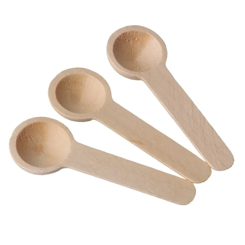 Détail des mini-cuillères en bois