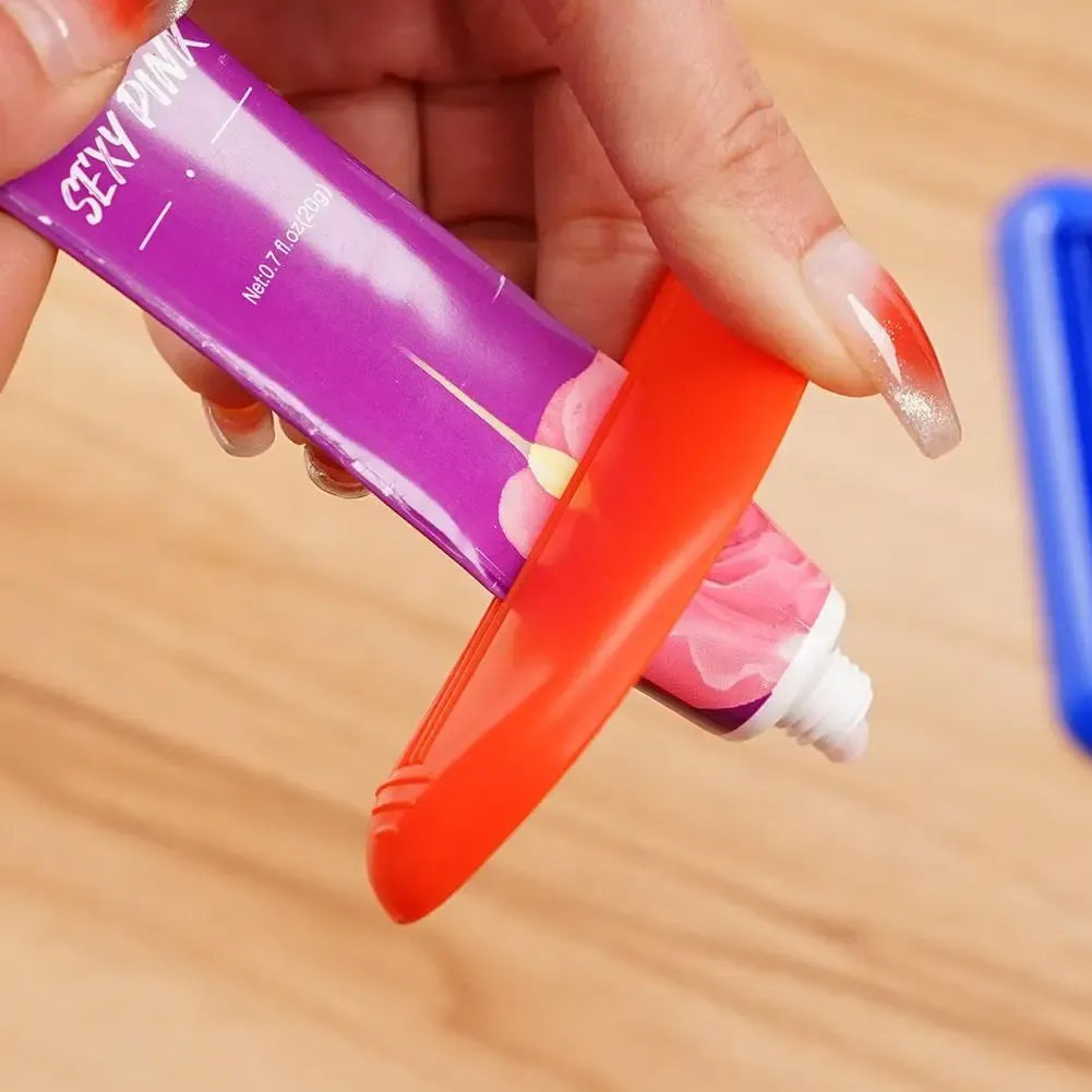 Distributeur de dentifrice, vue détaillée