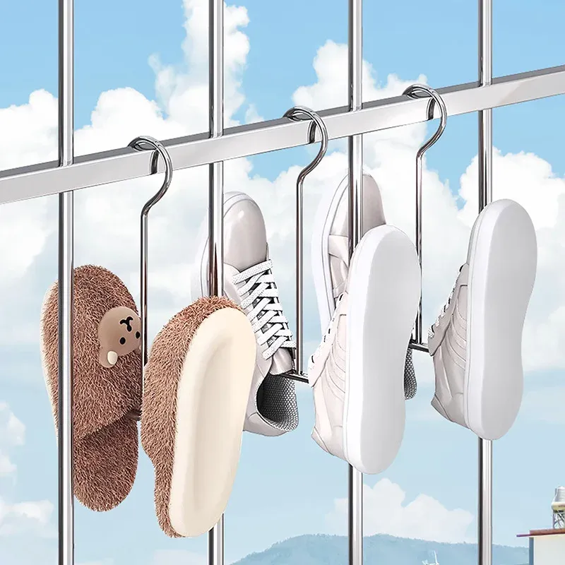 Étendoir à chaussures en acier inoxydable, dans un dressing