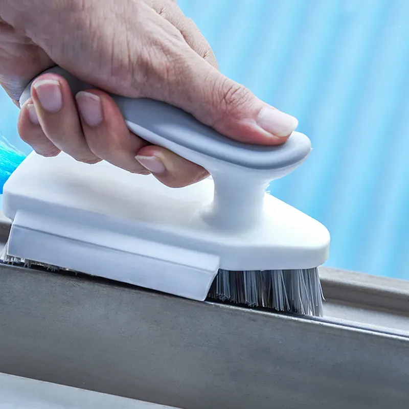 Brosse pour finitions de carrelage
