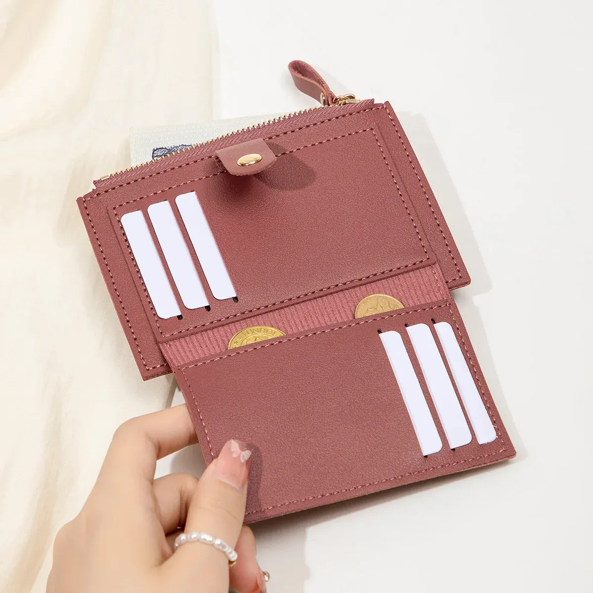 Porte-cartes femme, lifestyle