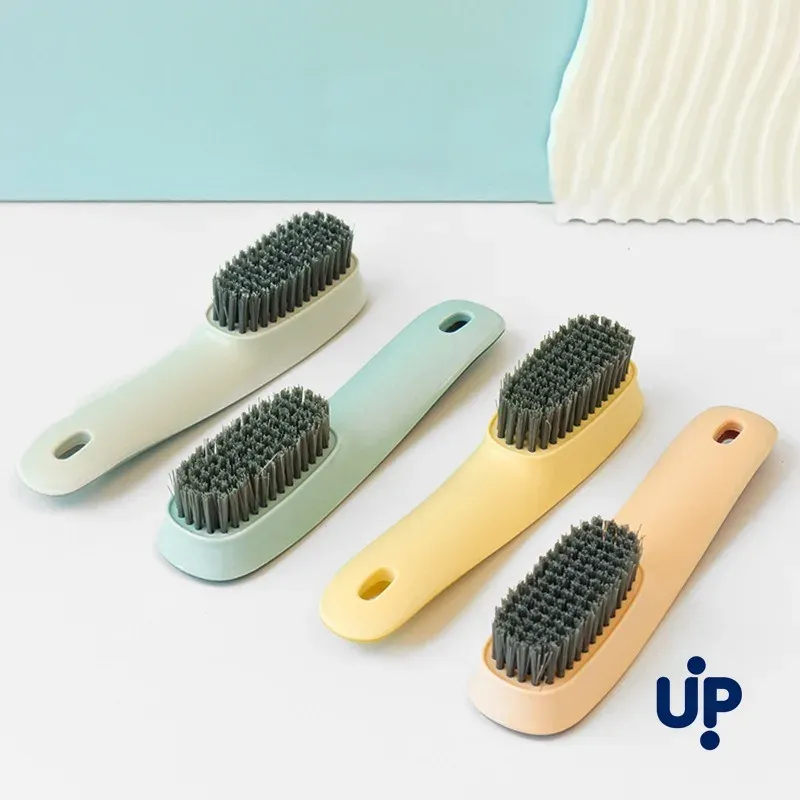 Brosse de nettoyage polyvalente, utilisation sur chaussures
