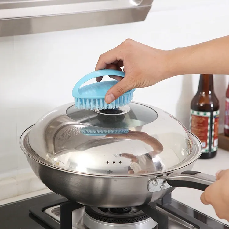 Brosse de nettoyage pour soin des textiles