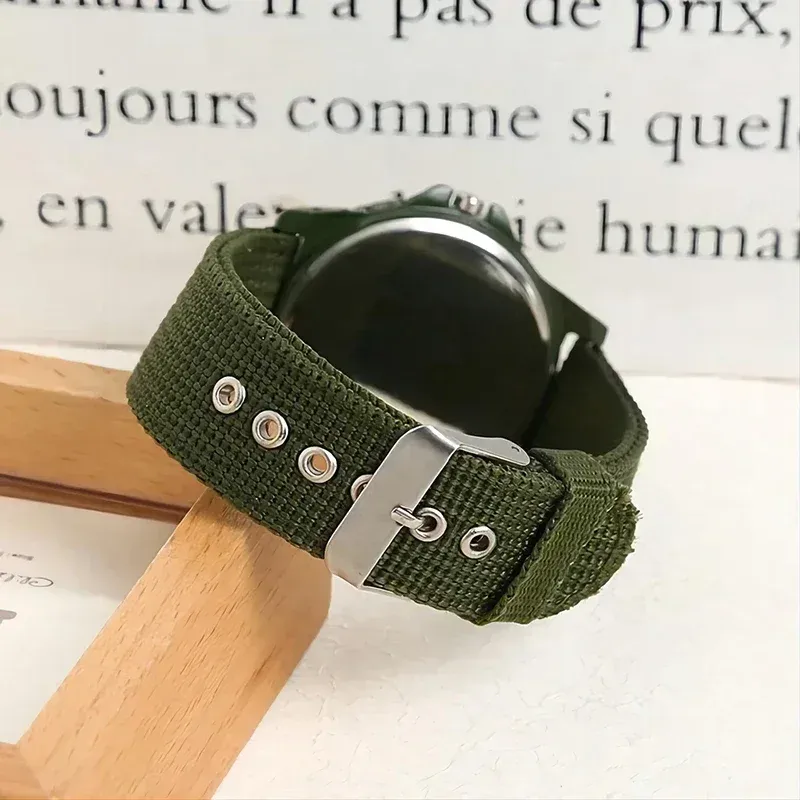 Montre mécanique à remontage manuel pour homme, design de luxe en alliage, cadran lumineux et compact 5