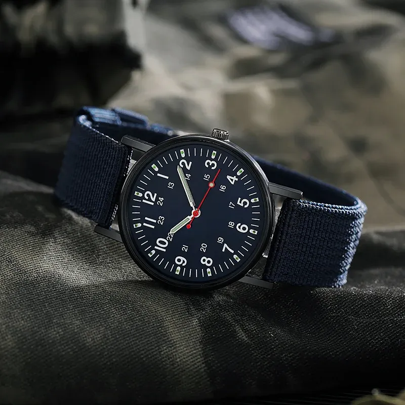 Montre homme au poignet