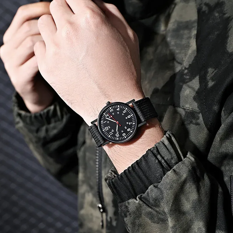 Montre homme vue de profil